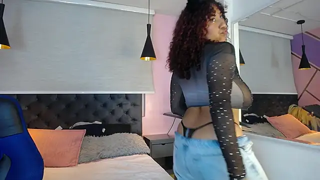 lauraltt online show from February 19, 2025, 3:17 am