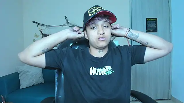 Dominick jones online show from October 28, 2025, 5:29 am