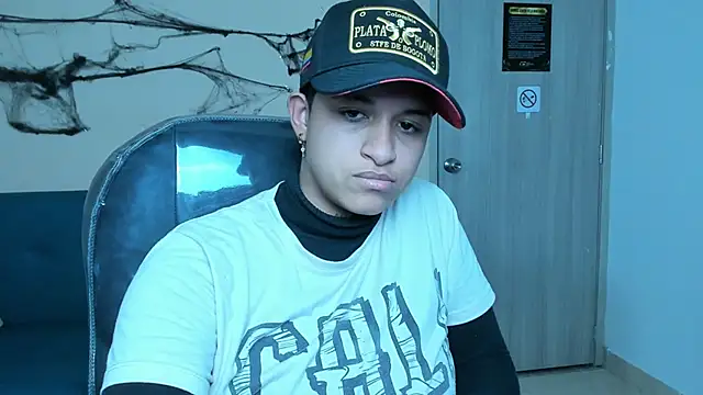 Dominick jones online show from October 21, 2025, 5:07 am