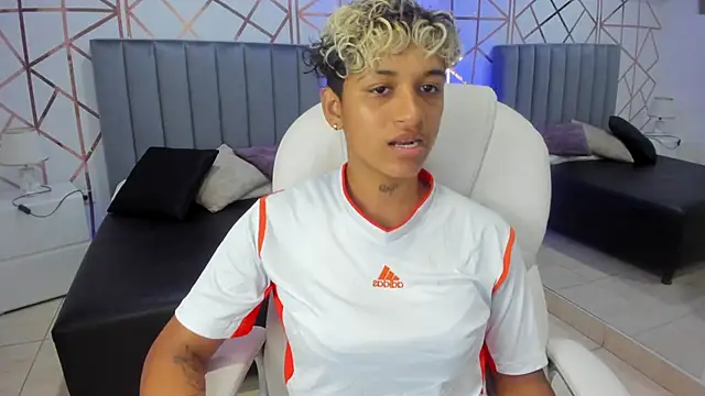 Dominick jones online show from February 3, 2025, 7:52 pm