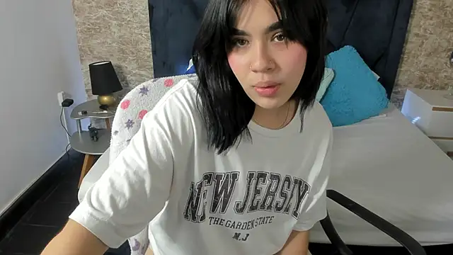 Lily Woodz online show from February 25, 2025, 6:55 pm