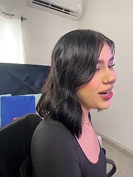 Lily Woodz online show from February 15, 2026, 2:38 pm