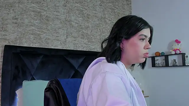 Lily Woodz online show from December 2, 2025, 7:15 pm