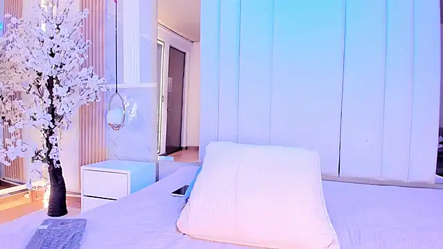 salomebenz online show from April 16, 2026, 9:39 pm