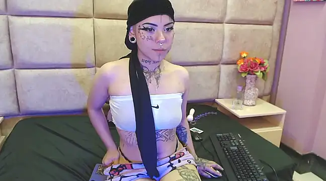 Snapshot of xbabymoonx chatting on January 21, 2025, 11:13 pm xbabymoonx online show from January 21, 2025, 11:13 pm