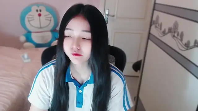 xiao-xiao-D online show from December 17, 2025, 7:57 am