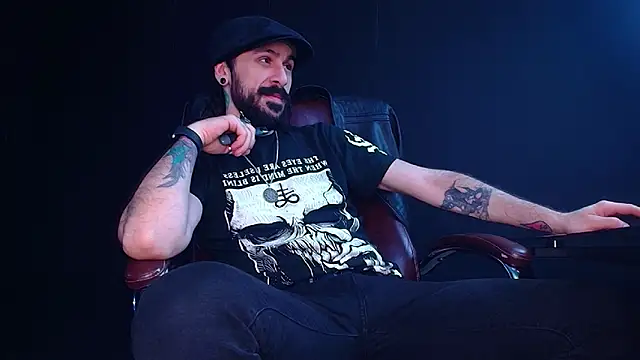 Snapshot of AxelColton chatting on November 27, 2025, 6:03 am AxelColton online show from November 27, 2025, 6:03 am