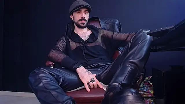 Snapshot of AxelColton chatting on October 21, 2025, 10:25 am AxelColton online show from October 21, 2025, 10:25 am