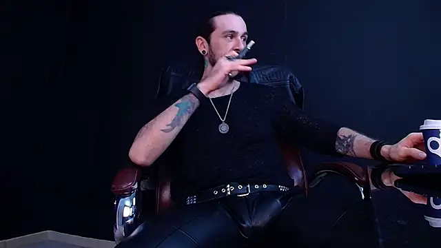 Snapshot of AxelColton chatting on November 5, 2025, 11:35 am AxelColton online show from November 5, 2025, 11:35 am