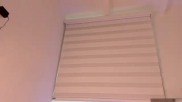 Snapshot of Alissonroses chatting on February 1, 2026, 7:34 pm Alissonroses online show from February 1, 2026, 7:34 pm