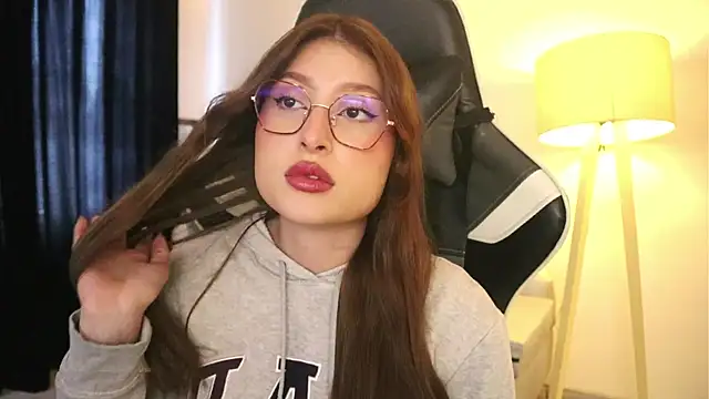 Daisha Riley online show from November 21, 2025, 2:38 pm