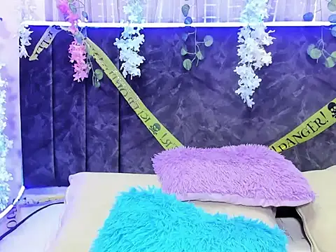 CintiaWalker online show from October 24, 2025, 1:21 pm