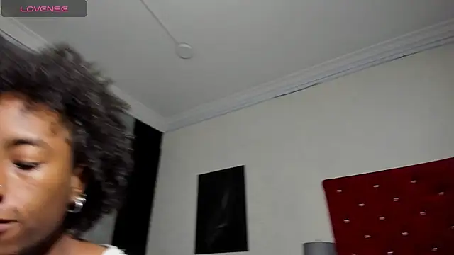 Snapshot of JhonyMiller_ chatting on February 21, 2026, 8:11 pm JhonyMiller online show from February 21, 2026, 8:11 pm