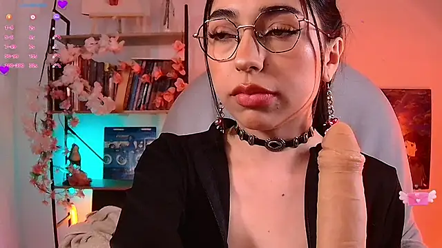 Snapshot of Sweet_Nyx chatting on May 3, 2026, 10:35 pm Sweet Nyx online show from May 3, 2026, 10:35 pm