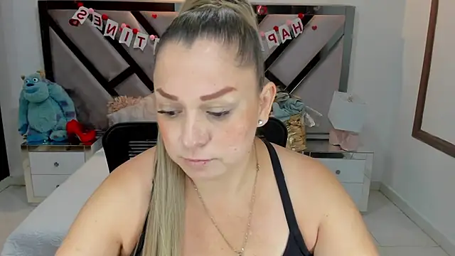 natalia5560 online show from September 24, 2025, 12:55 pm