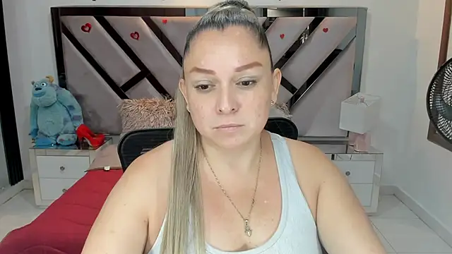 natalia5560 online show from October 11, 2025, 1:45 pm