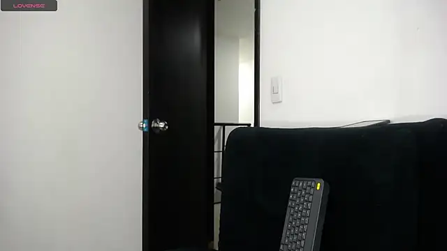 Snapshot of AbrilSonne chatting on September 11, 2025, 12:21 am AbrilSonne online show from September 11, 2025, 12:21 am