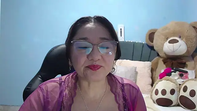 Snapshot of AngelRouss chatting on September 24, 2025, 2:40 am AngelRouss online show from September 24, 2025, 2:40 am