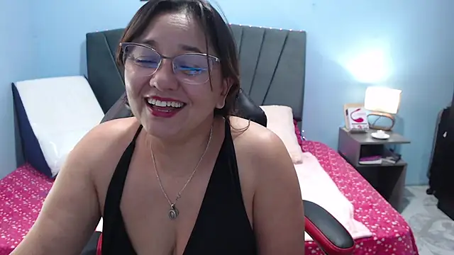 Snapshot of AngelRouss chatting on March 13, 2025, 2:44 pm AngelRouss online show from March 13, 2025, 2:44 pm