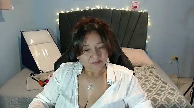 Snapshot of AngelRouss chatting on February 5, 2025, 5:09 pm AngelRouss online show from February 5, 2025, 5:09 pm