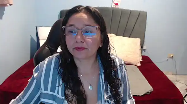 Snapshot of AngelRouss chatting on February 22, 2025, 8:09 pm AngelRouss online show from February 22, 2025, 8:09 pm