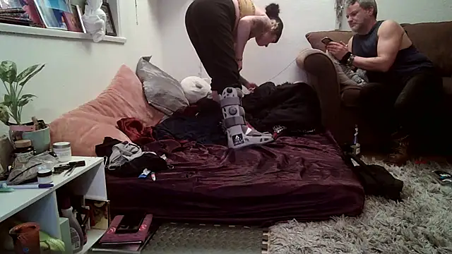 SilverandFox online show from November 21, 2025, 8:46 am