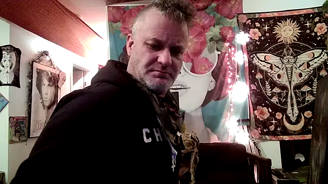 SilverandFox online show from January 8, 2025, 6:31 pm