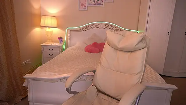 Snapshot of LexxiJoy chatting on March 18, 2025, 1:44 pm LexxiJoy online show from March 18, 2025, 1:44 pm