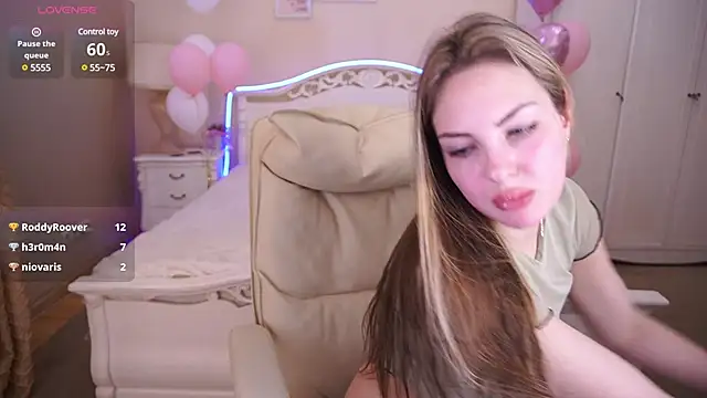 Snapshot of LexxiJoy chatting on February 18, 2025, 1:33 pm LexxiJoy online show from February 18, 2025, 1:33 pm