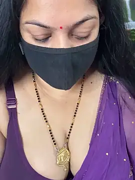 Snapshot of FlatVincy4 chatting on October 19, 2025, 4:48 am FlatVincy4 online show from October 19, 2025, 4:48 am