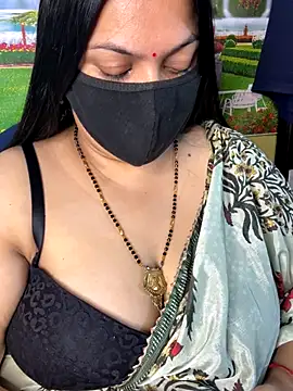 Snapshot of FlatVincy4 chatting on November 13, 2025, 4:55 pm FlatVincy4 online show from November 13, 2025, 4:55 pm