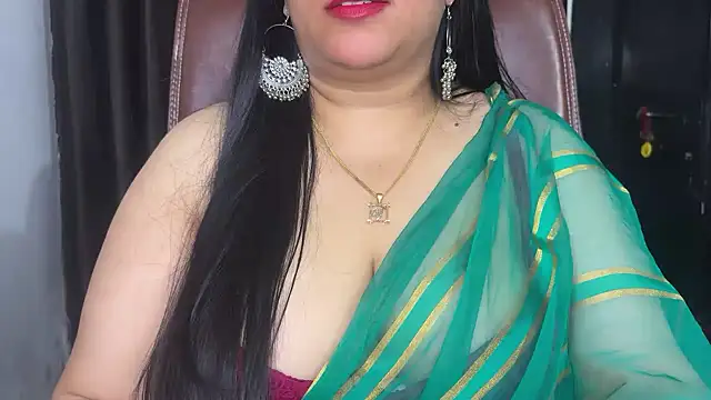 FlatVincy4 online show from February 18, 2026, 4:14 pm