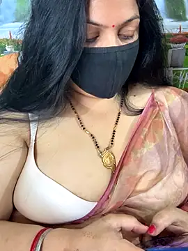 Snapshot of FlatVincy4 chatting on October 15, 2025, 3:42 pm FlatVincy4 online show from October 15, 2025, 3:42 pm