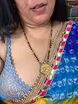 Snapshot of FlatVincy4 chatting on October 17, 2025, 4:20 pm FlatVincy4 online show from October 17, 2025, 4:20 pm