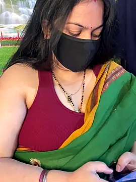 Snapshot of FlatVincy4 chatting on October 8, 2025, 9:11 am FlatVincy4 online show from October 8, 2025, 9:11 am