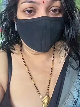 Snapshot of FlatVincy4 chatting on October 13, 2025, 4:14 am FlatVincy4 online show from October 13, 2025, 4:14 am