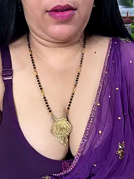 Snapshot of FlatVincy4 chatting on November 7, 2025, 4:06 am FlatVincy4 online show from November 7, 2025, 4:06 am