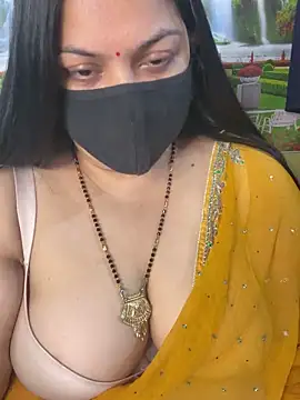 Snapshot of FlatVincy4 chatting on November 15, 2025, 8:18 am FlatVincy4 online show from November 15, 2025, 8:18 am