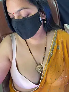 Snapshot of FlatVincy4 chatting on November 21, 2025, 1:32 pm FlatVincy4 online show from November 21, 2025, 1:32 pm