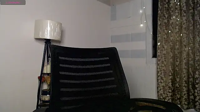 hot menka online show from February 8, 2026, 5:54 pm