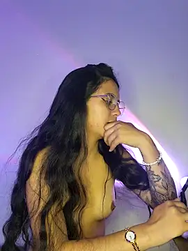 Rosita forever  online show from March 13, 2025, 9:05 pm