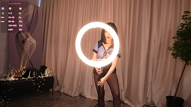 Amelyisthatyou online show from April 20, 2026, 3:42 am