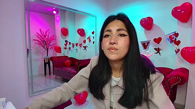 Leia queens online show from February 15, 2025, 5:28 pm