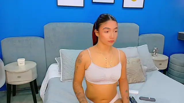 martina roldam online show from January 5, 2026, 8:45 pm