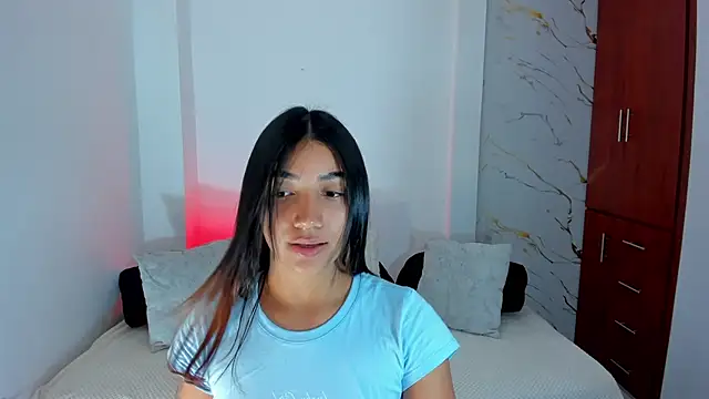 martina roldam online show from May 11, 2026, 3:30 am