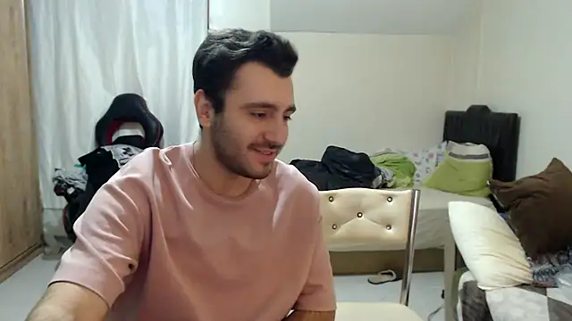 handsomeee04 online show from October 31, 2025, 8:05 pm