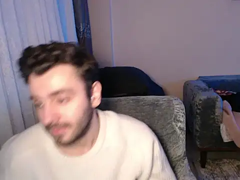 handsomeee04 online show from April 3, 2026, 5:19 pm