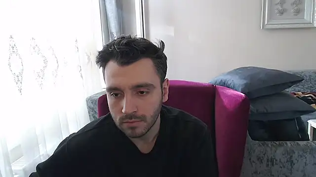 handsomeee04 online show from February 25, 2026, 1:33 pm