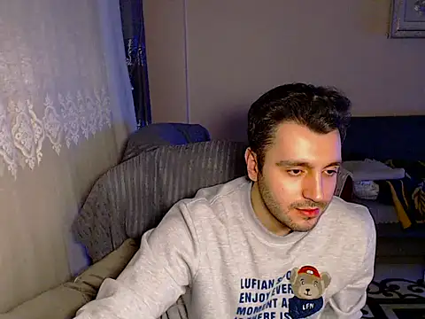 handsomeee04 online show from February 22, 2025, 3:56 am