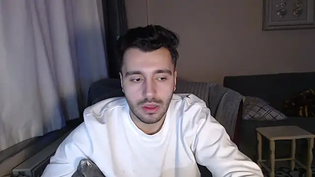 handsomeee04 online show from November 2, 2025, 4:34 pm